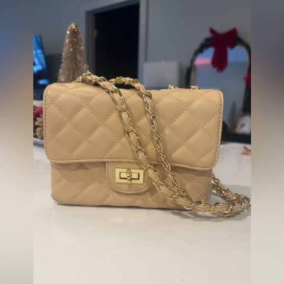 None Handbags - Elegant Tan Quilted Chain Bag